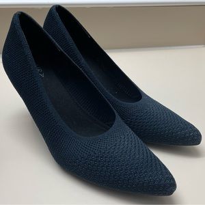 Naturalizer eternity navy pointed toe heels 9.5M